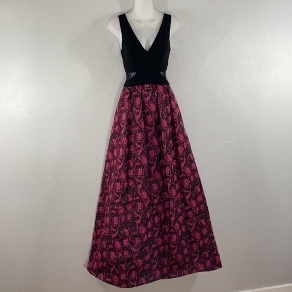 Xscape black floral jacquard cutout maxi gown - Picture 10 of 11